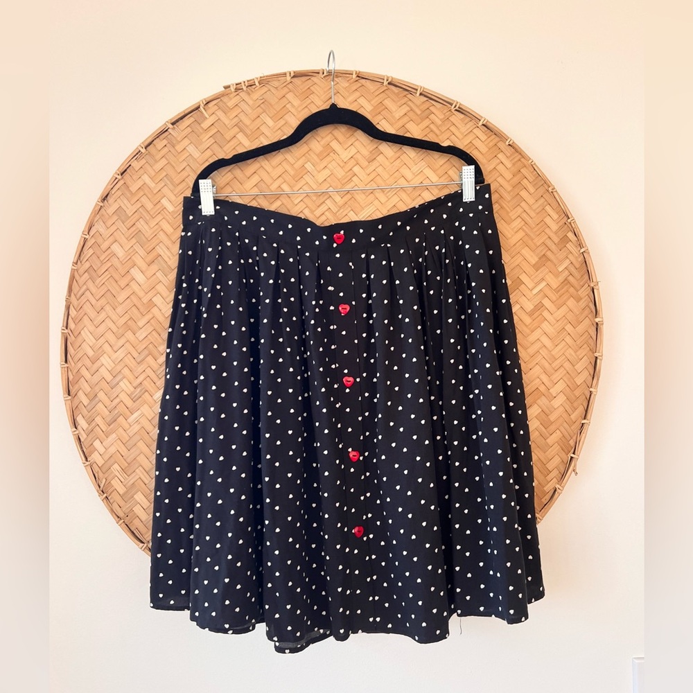 WOMEN’S HELL BUNNY A-LINE BLACK W/ POLKA DOTS SKIRT W/ POCKETS HEART BUTTONS EUC - Picture 8 of 16